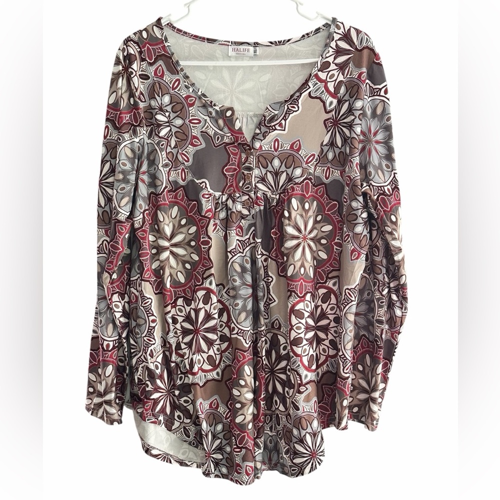 Halife Ladies Pullover Knit Top - Size XL -
Like New - PTP 22”